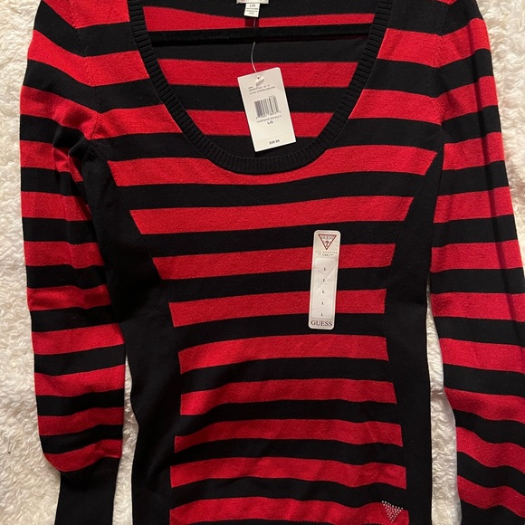 NWT LARGE RED LADIES GUESS LONG SLEEVE - Picture 2 of 4
